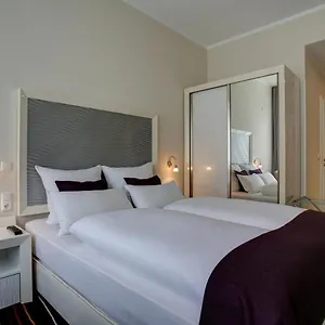 3* Hotel Yors