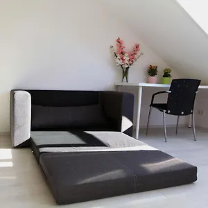 Messezimmer / Private For Exhibitions Privatunterkunft